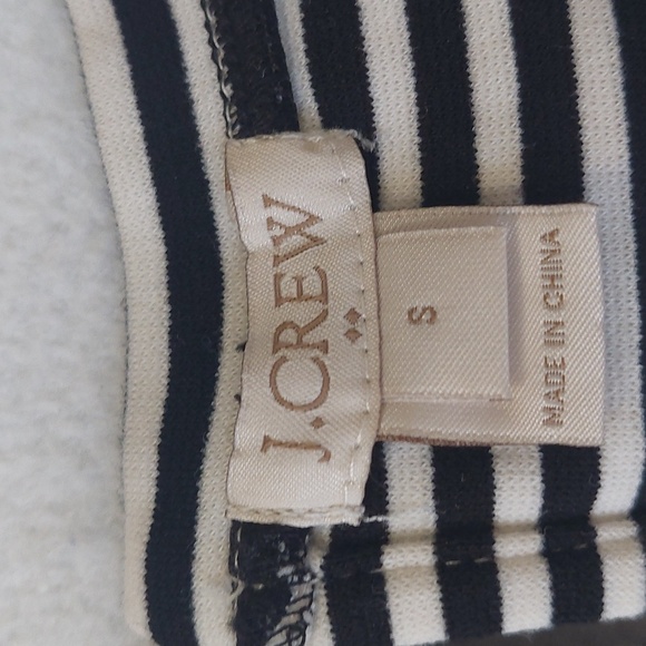 🦋J. CREW striped ruffled hem tank top NWOT - Picture 3 of 11